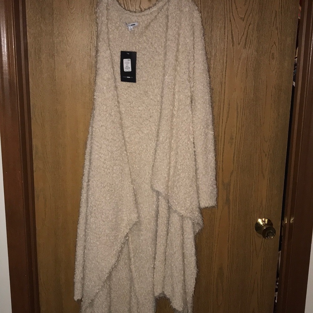 Cardigan sweater